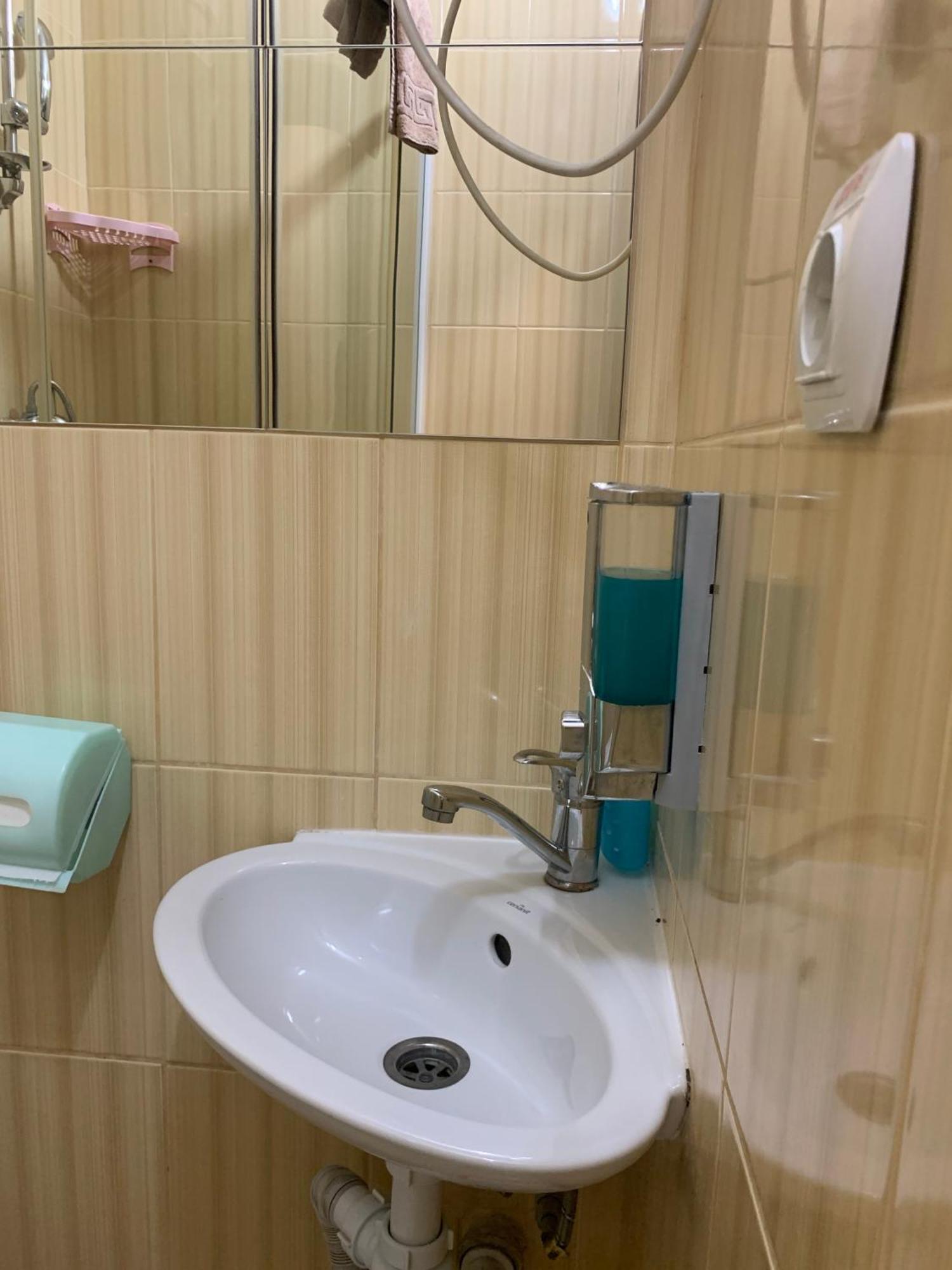 Hostel Iskra Lviv Buitenkant foto