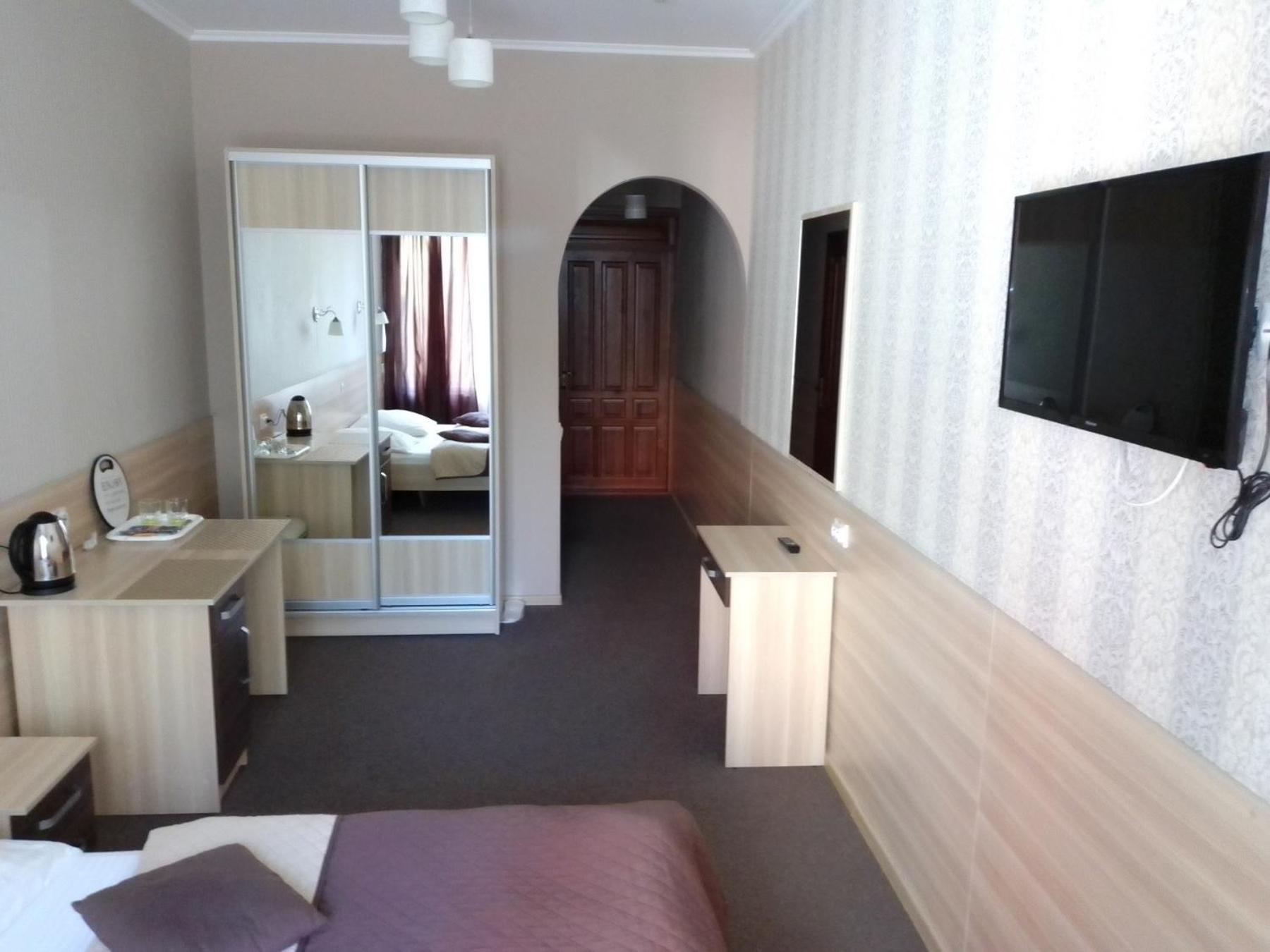 Hostel Iskra Lviv Buitenkant foto