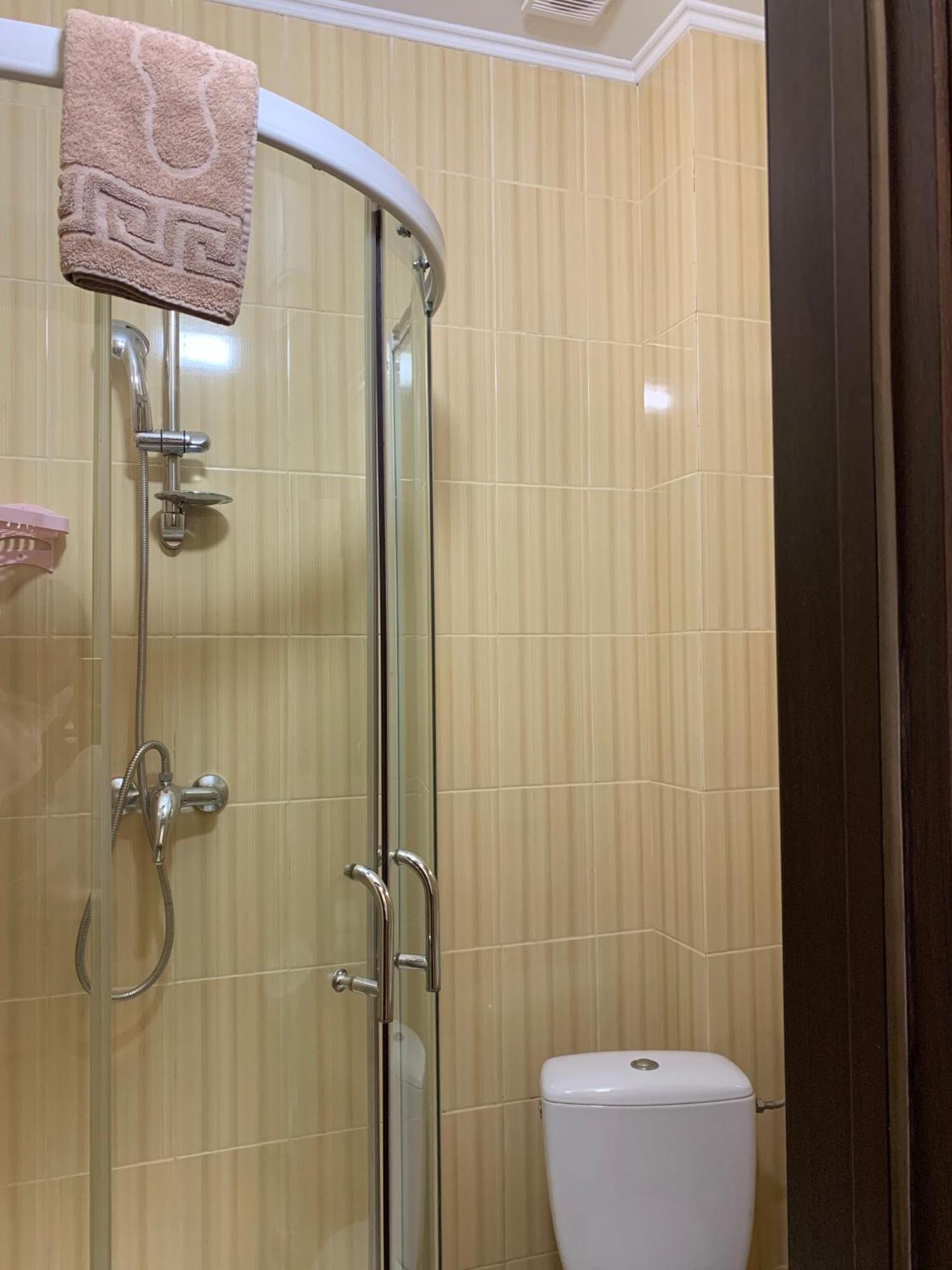 Hostel Iskra Lviv Buitenkant foto